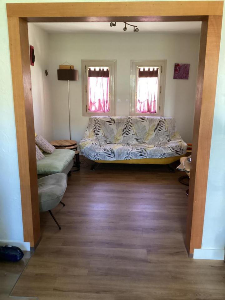 Ty Lavarion Bono Buitenkant foto